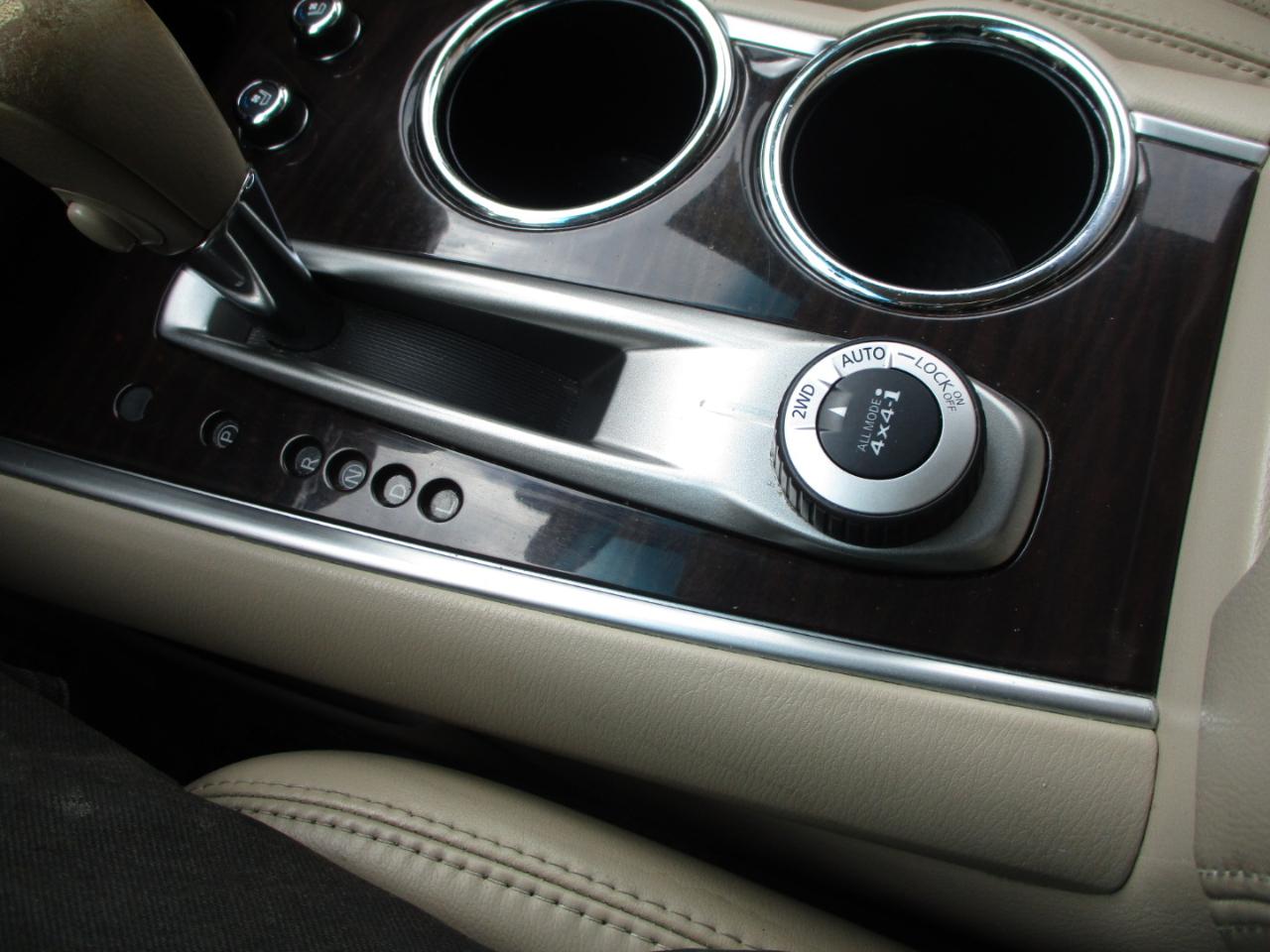 Nissan Pathfinder Platinum 4WD 2014