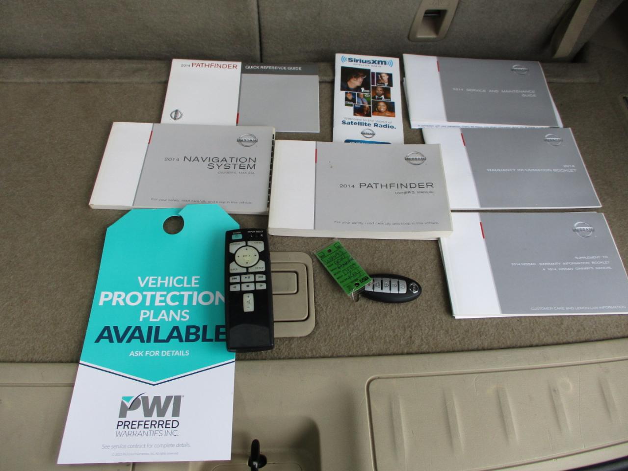 Nissan Pathfinder Platinum 4WD 2014