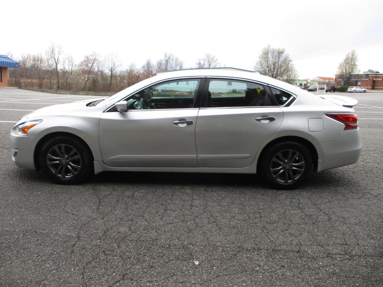 Nissan Altima 2.5 S 2015