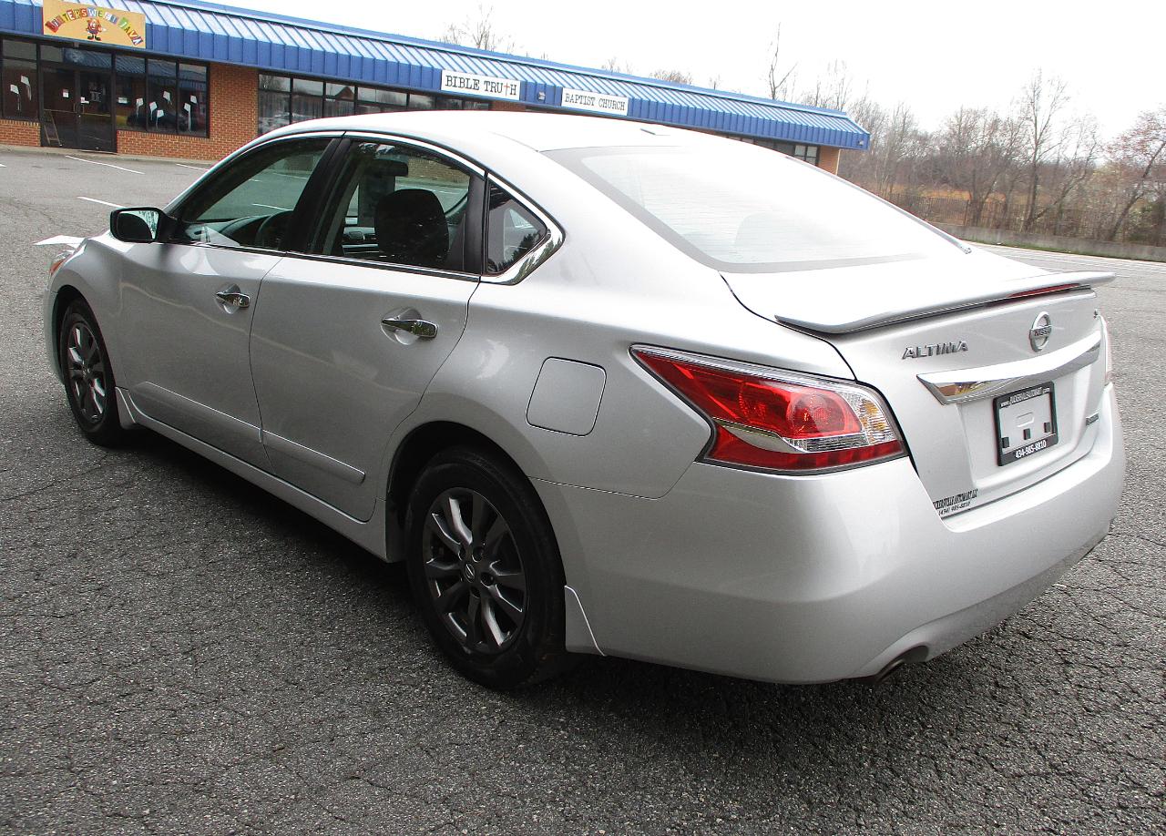 Nissan Altima 2.5 S 2015