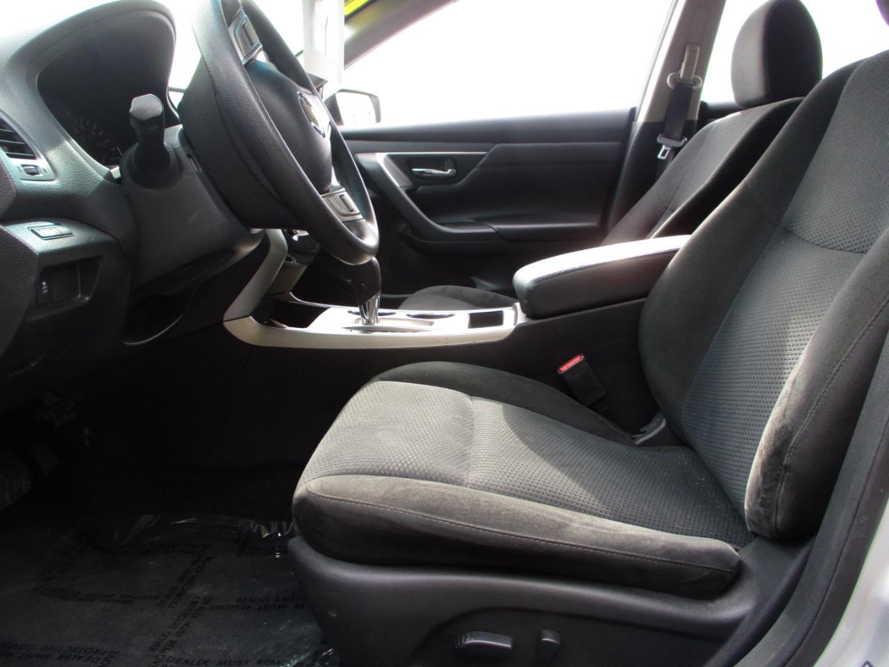 Nissan Altima 2.5 S 2015