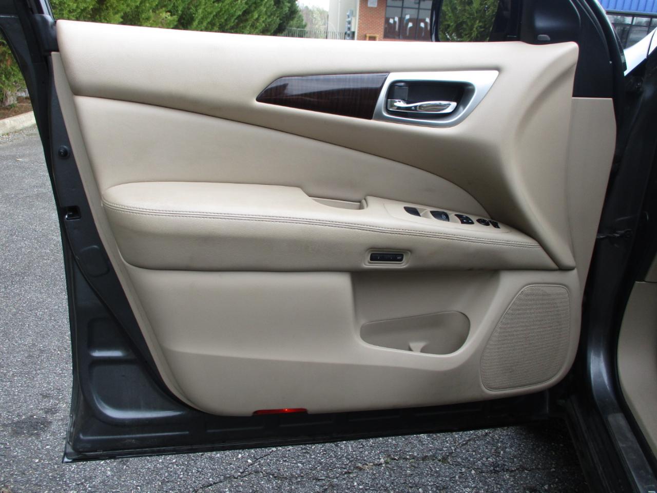 Nissan Pathfinder SL 4WD 2015