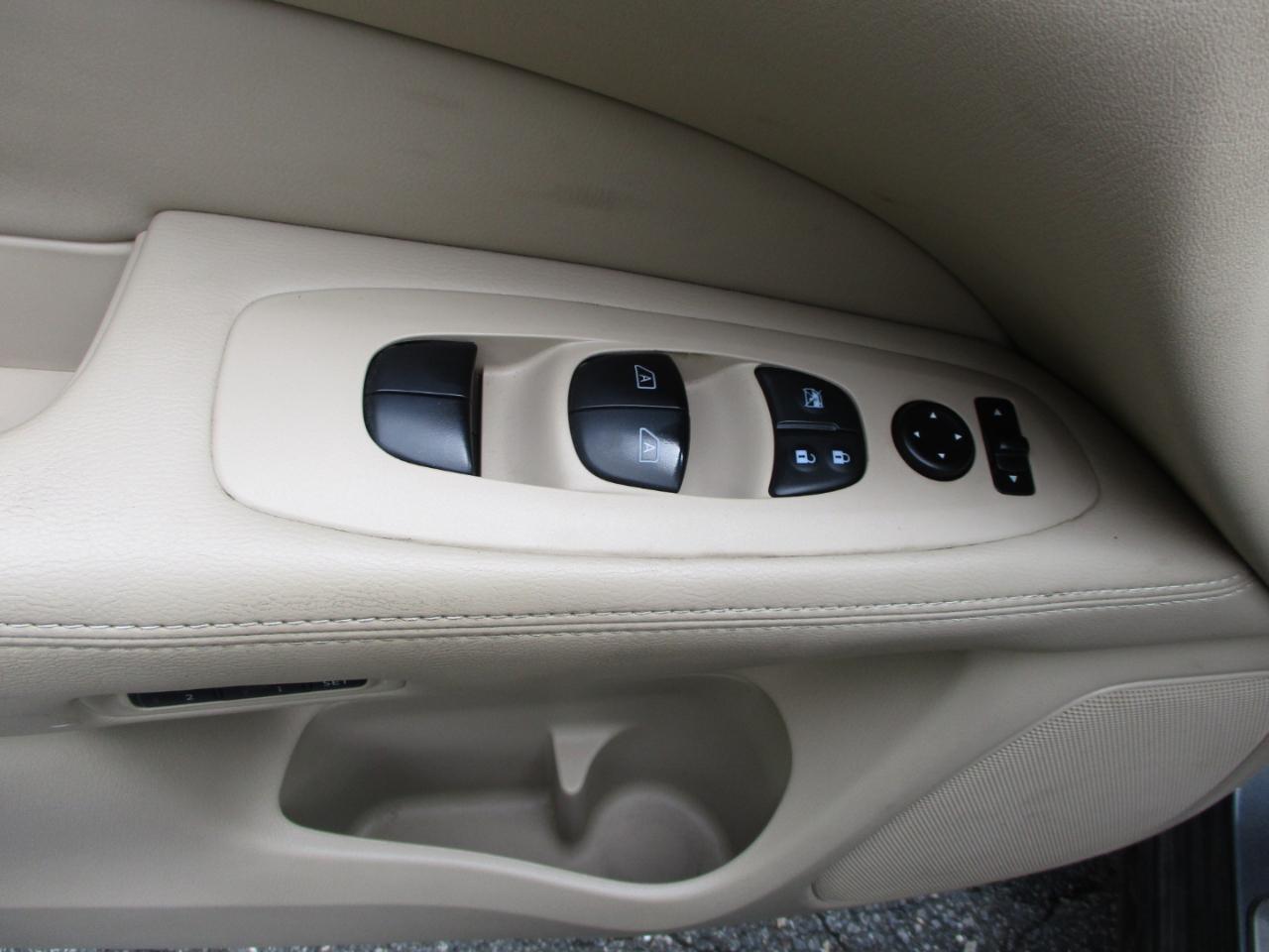 Nissan Pathfinder SL 4WD 2015