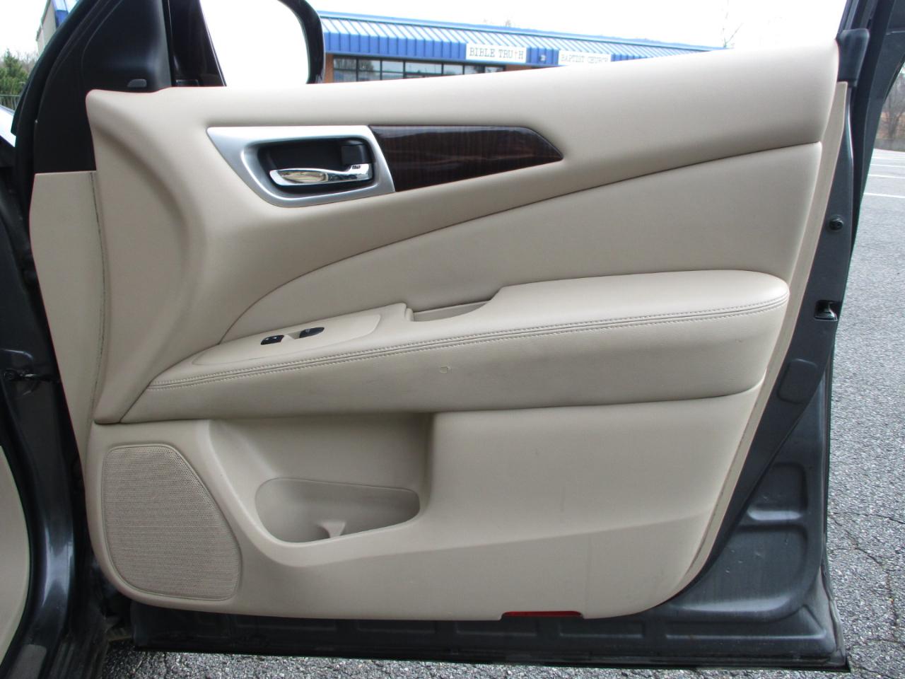 Nissan Pathfinder SL 4WD 2015