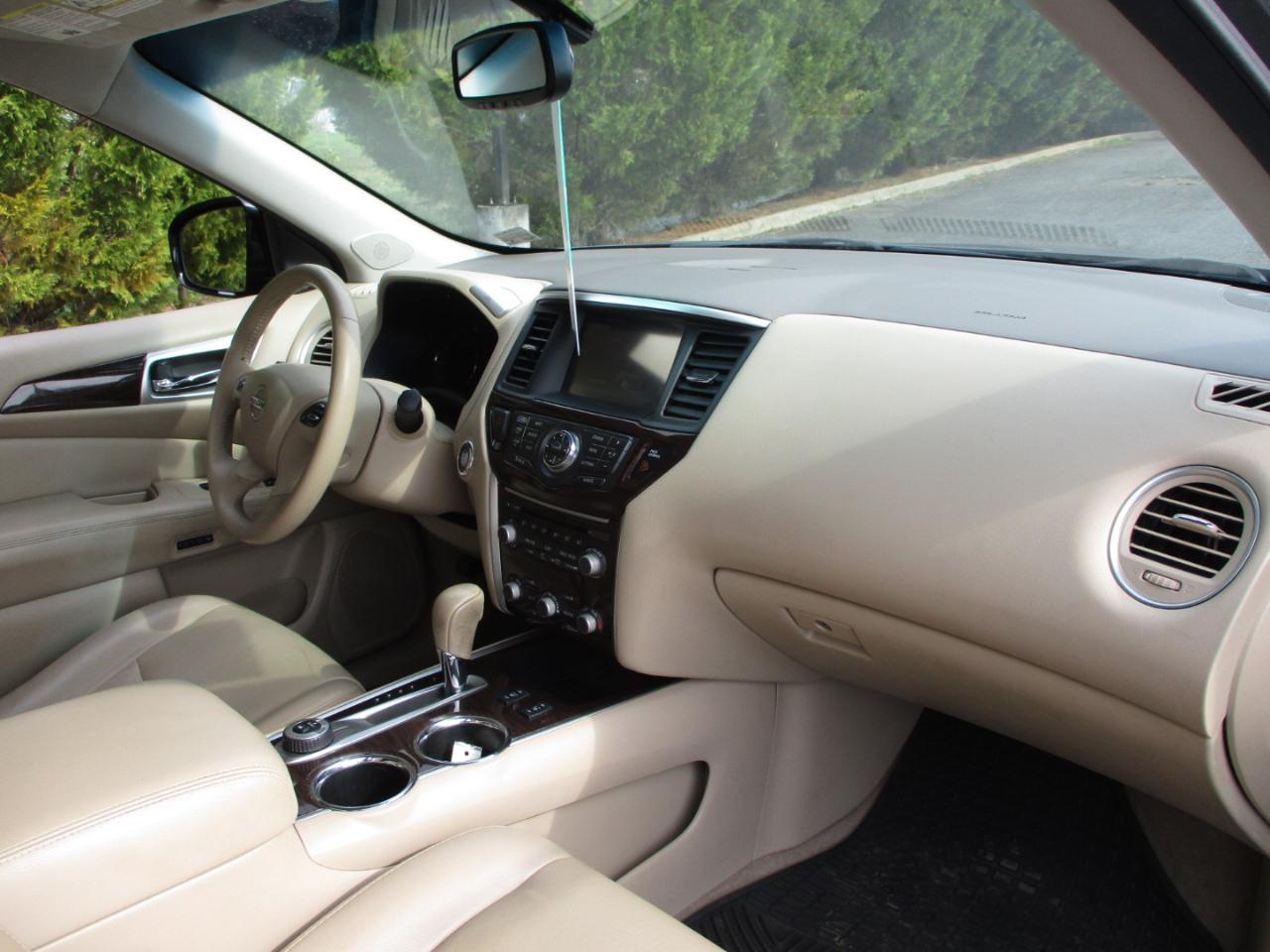 Nissan Pathfinder SL 4WD 2015