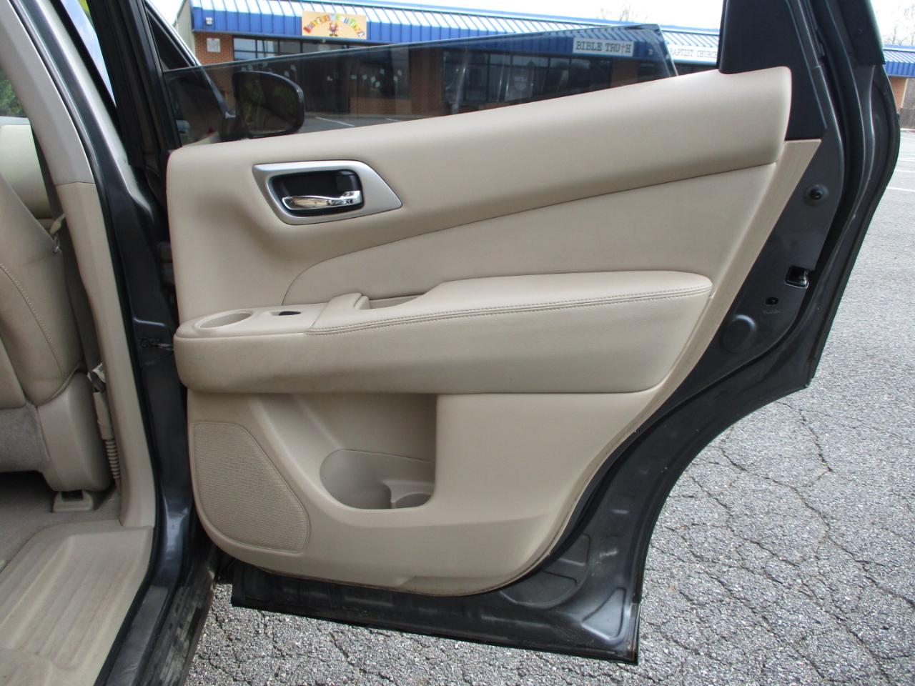 Nissan Pathfinder SL 4WD 2015