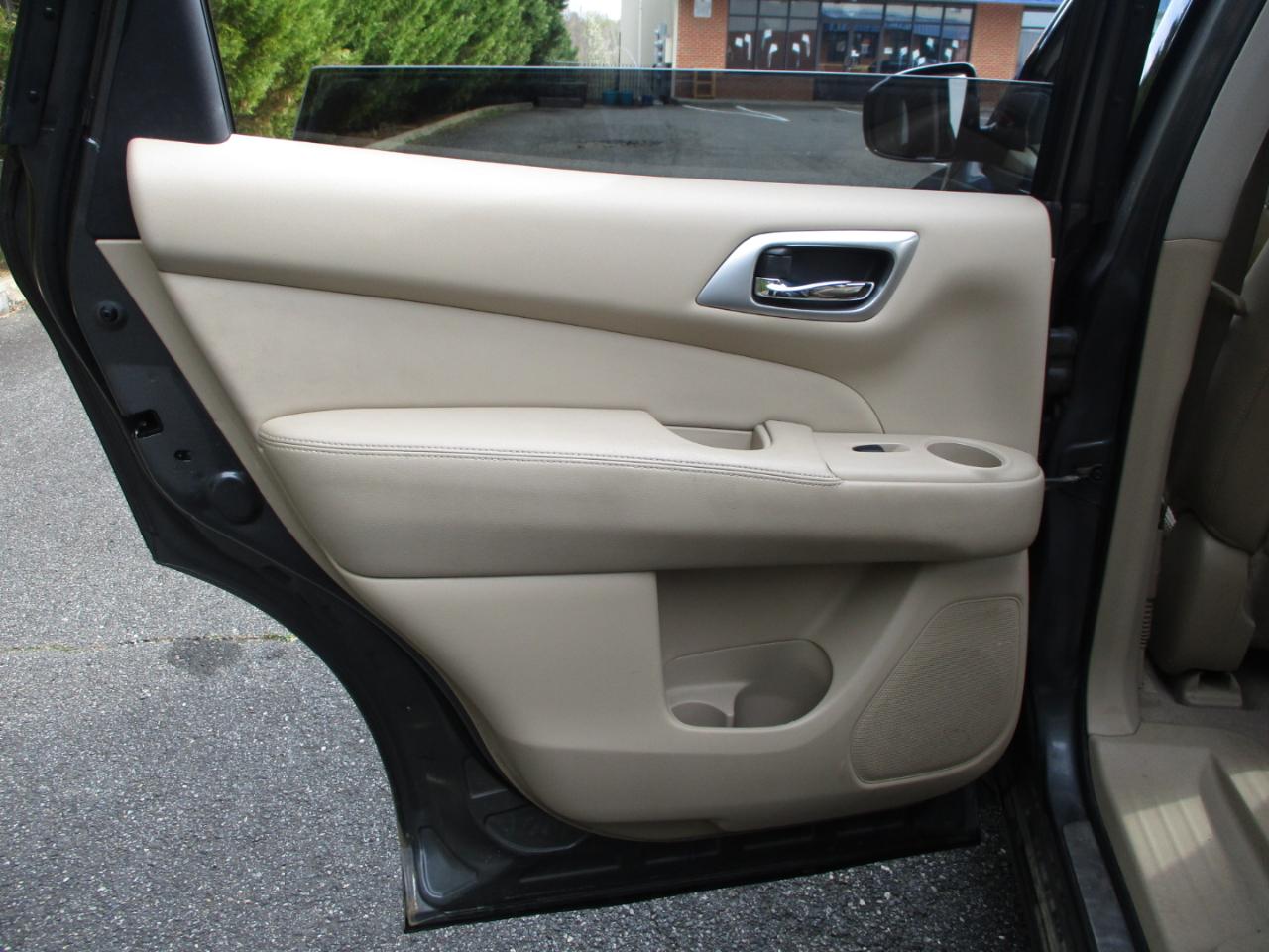 Nissan Pathfinder SL 4WD 2015