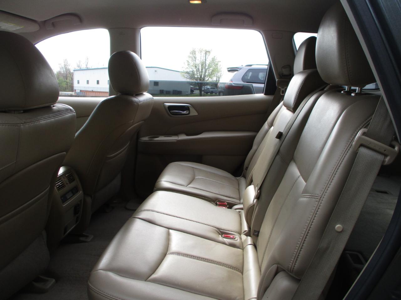 Nissan Pathfinder SL 4WD 2015