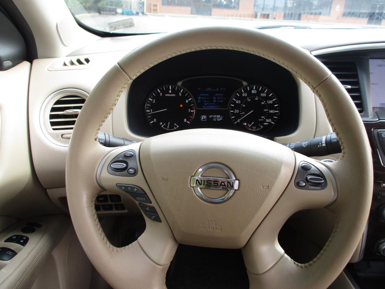 Nissan Pathfinder SL 4WD 2015