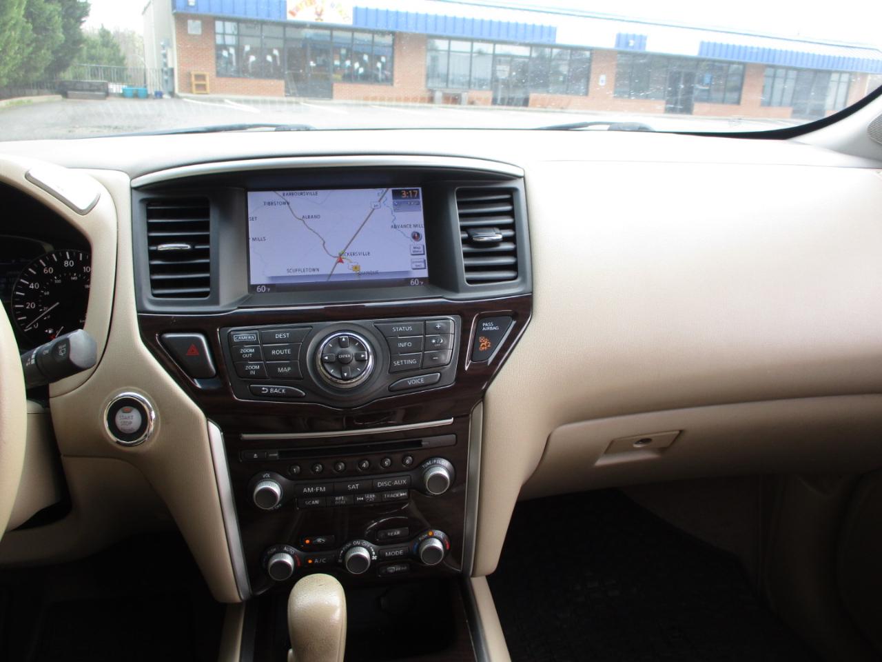 Nissan Pathfinder SL 4WD 2015