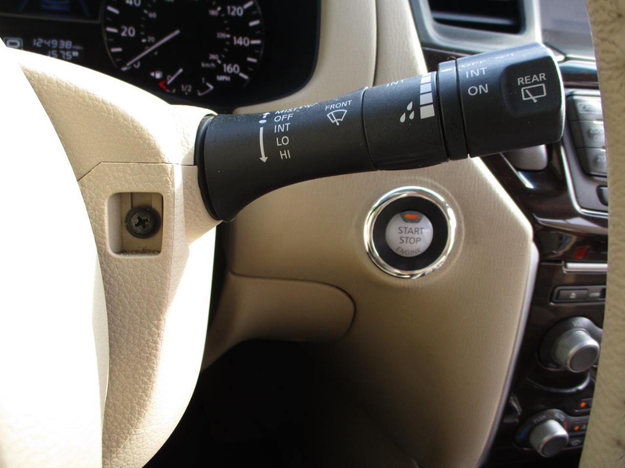 Nissan Pathfinder SL 4WD 2015