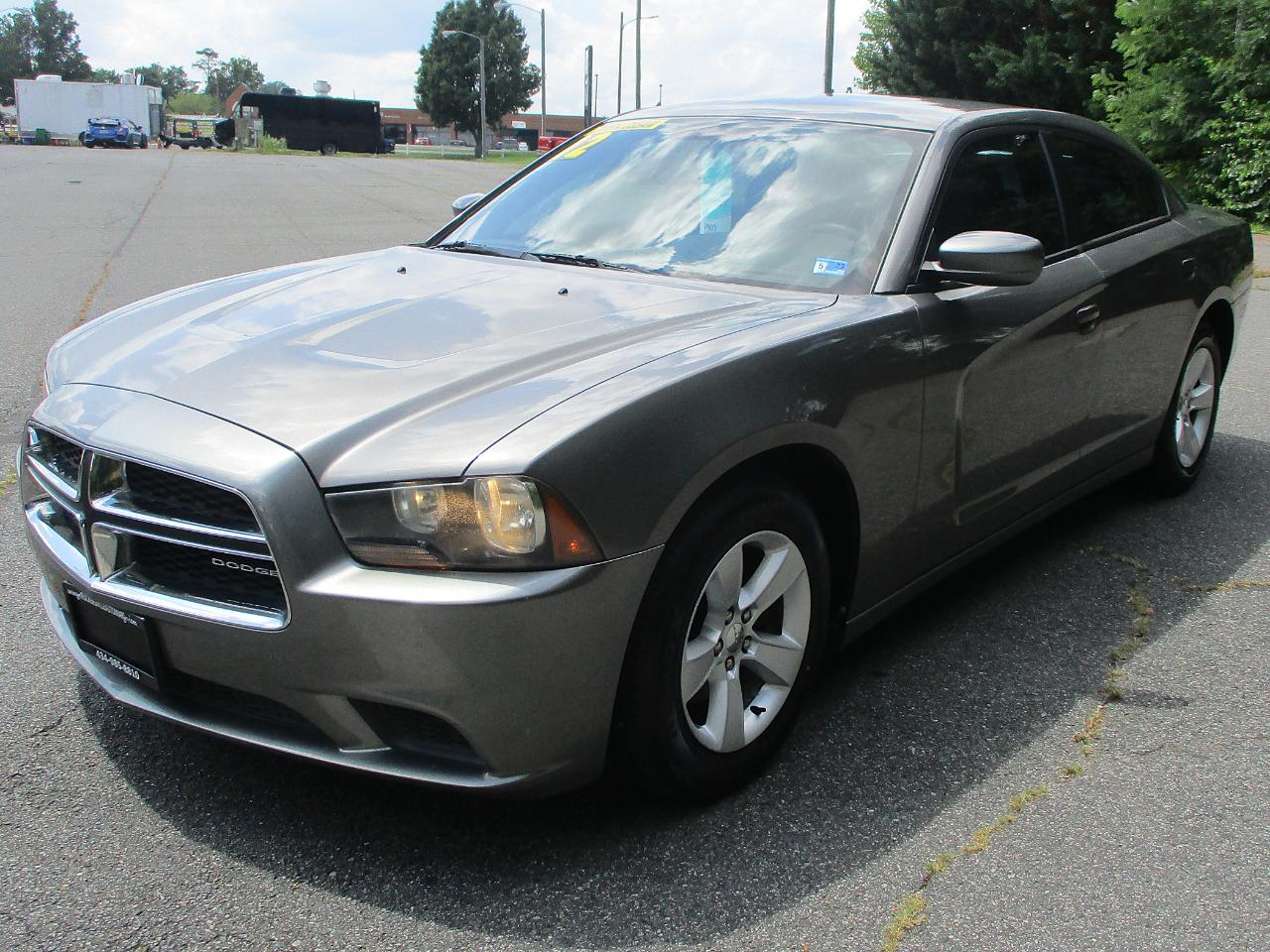 Dodge Charger SE 2012