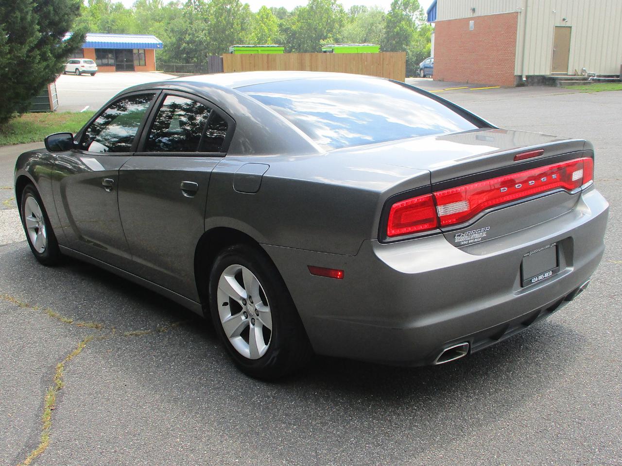 Dodge Charger SE 2012