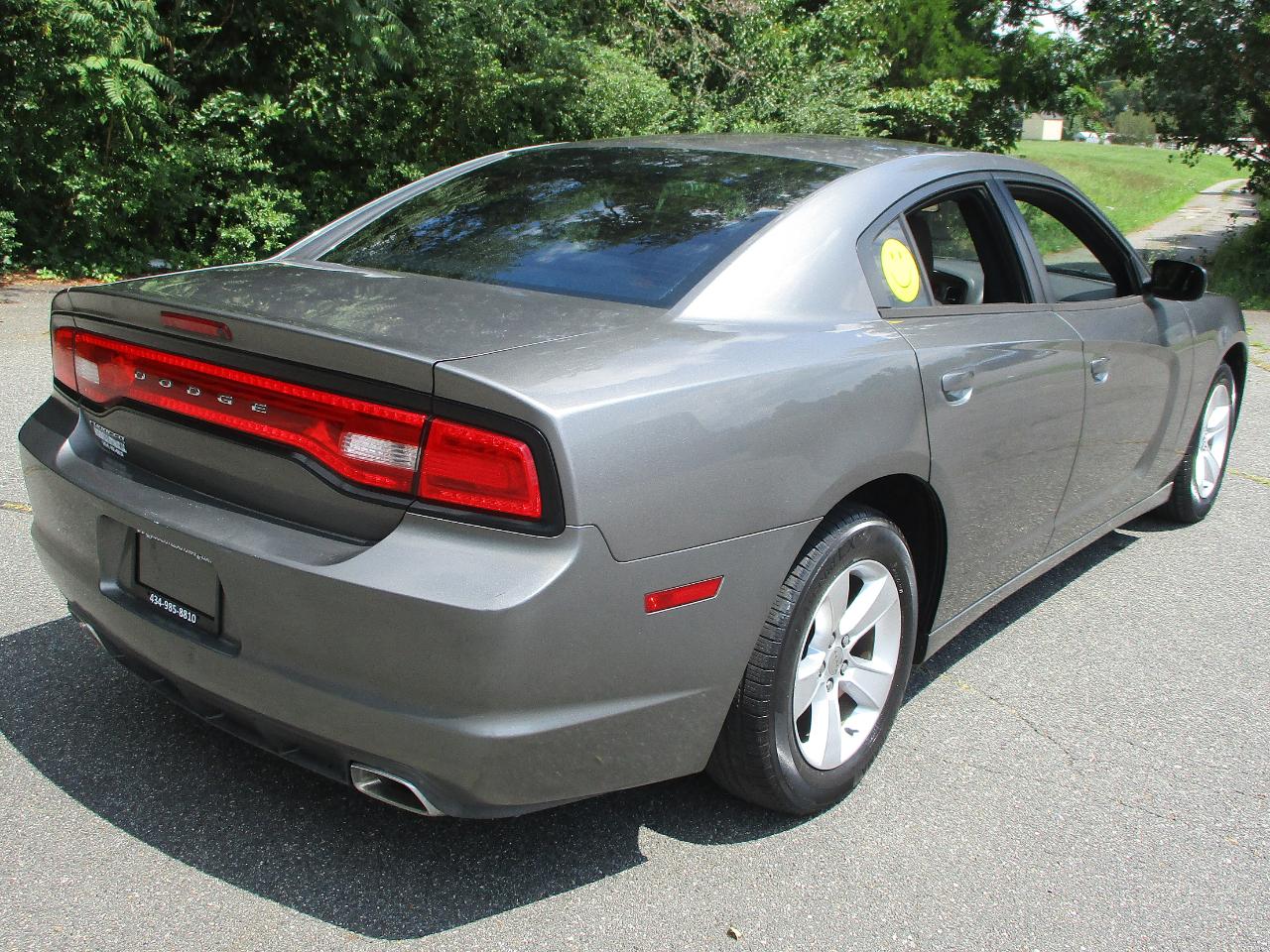 Dodge Charger SE 2012