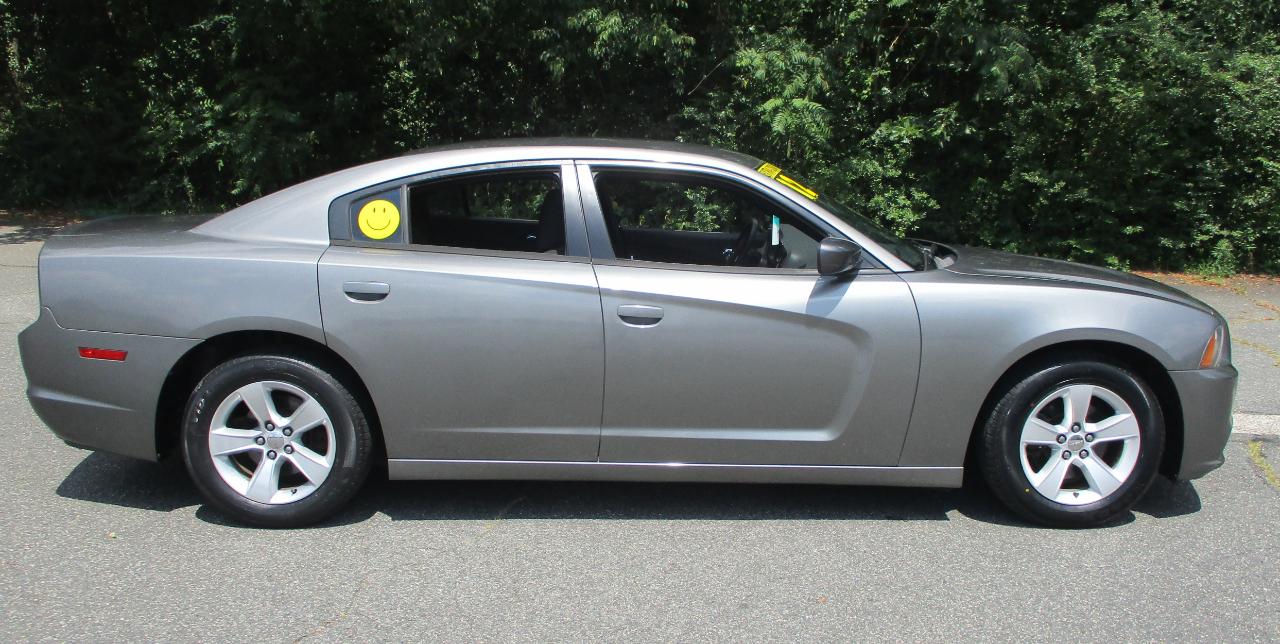 Dodge Charger SE 2012