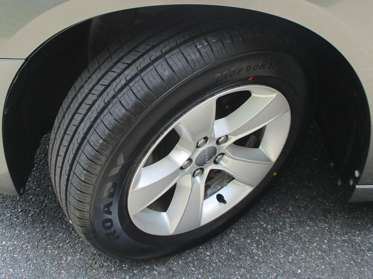 Dodge Charger SE 2012