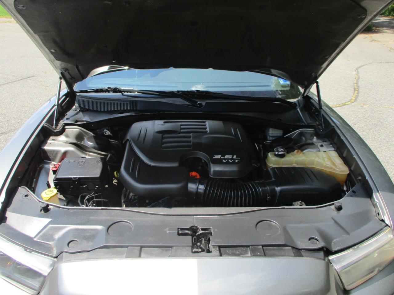 Dodge Charger SE 2012