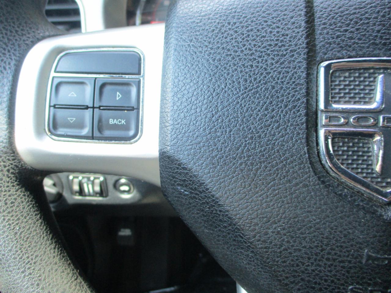 Dodge Charger SE 2012