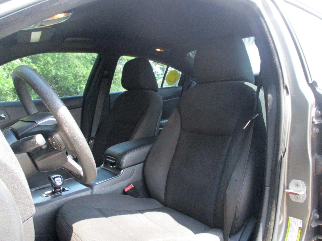 Dodge Charger SE 2012