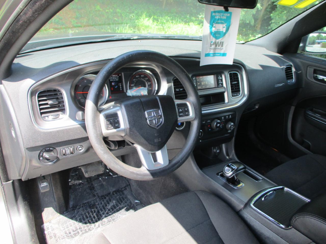 Dodge Charger SE 2012
