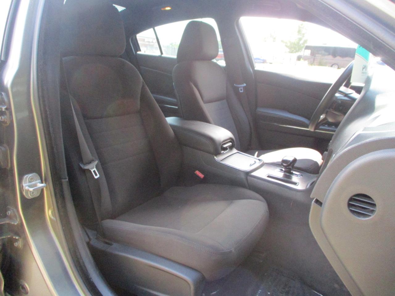 Dodge Charger SE 2012