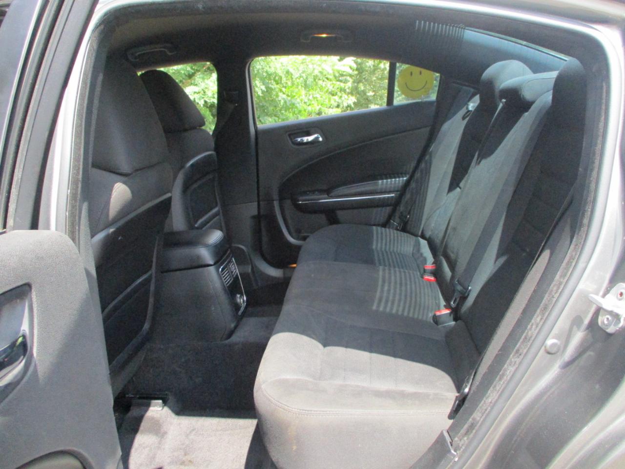 Dodge Charger SE 2012