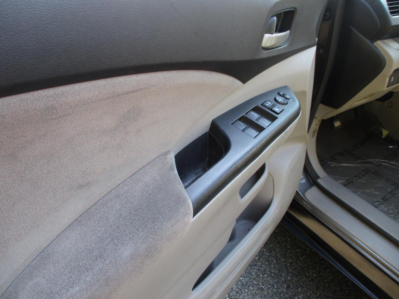Honda CR-V EX 4WD 5-Speed AT 2012