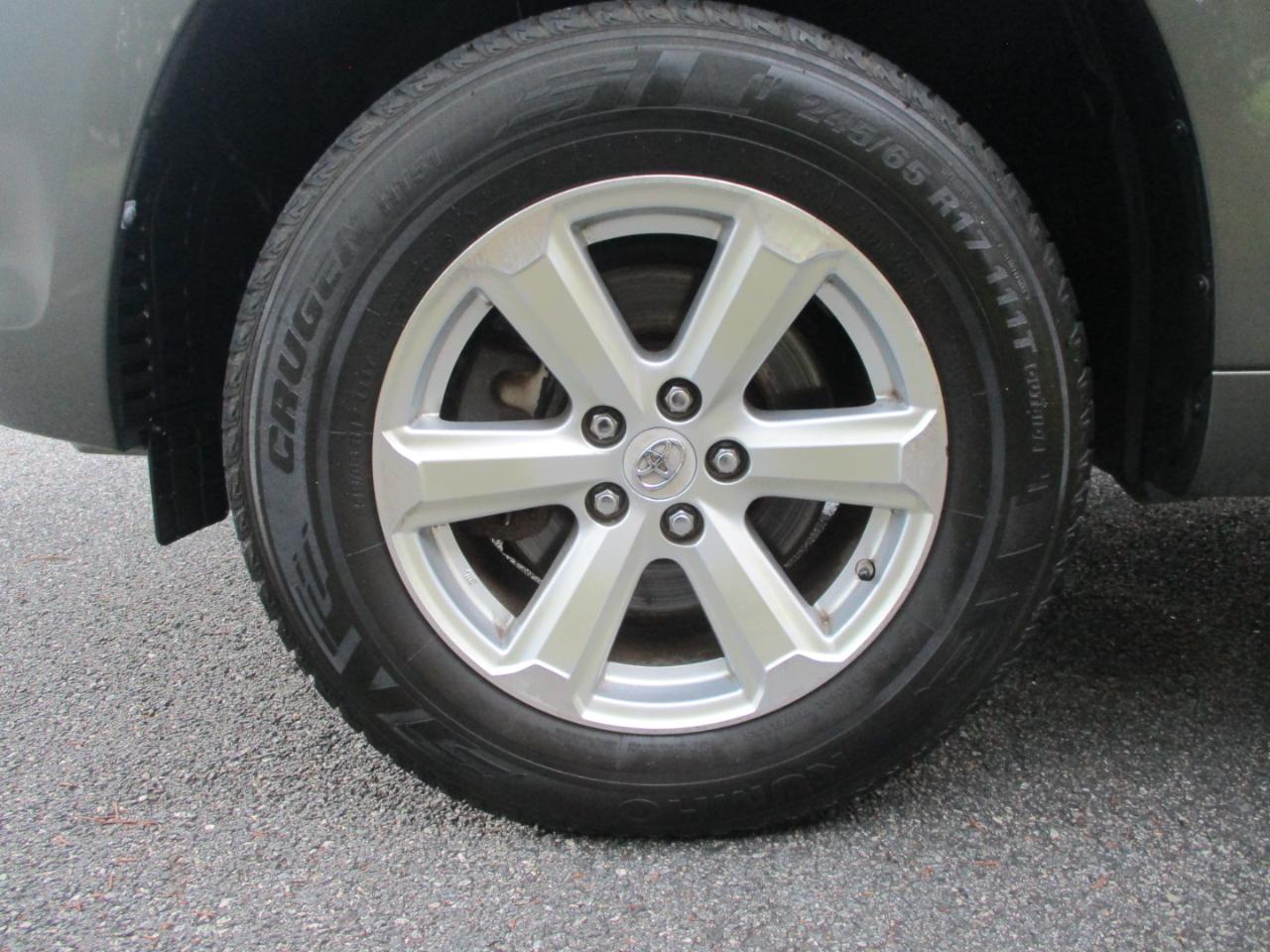 Toyota Highlander Base 4WD 2008