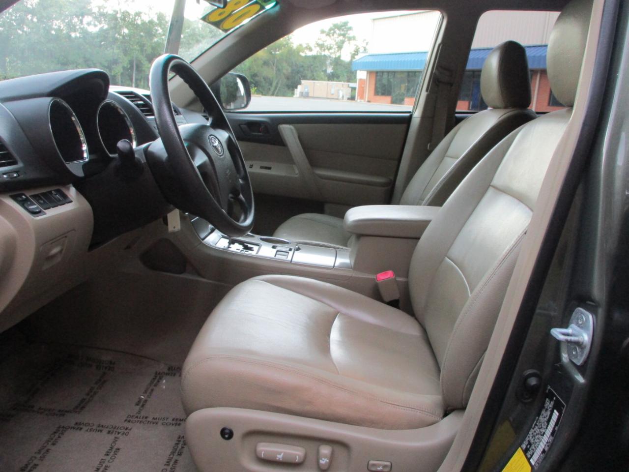 Toyota Highlander Base 4WD 2008