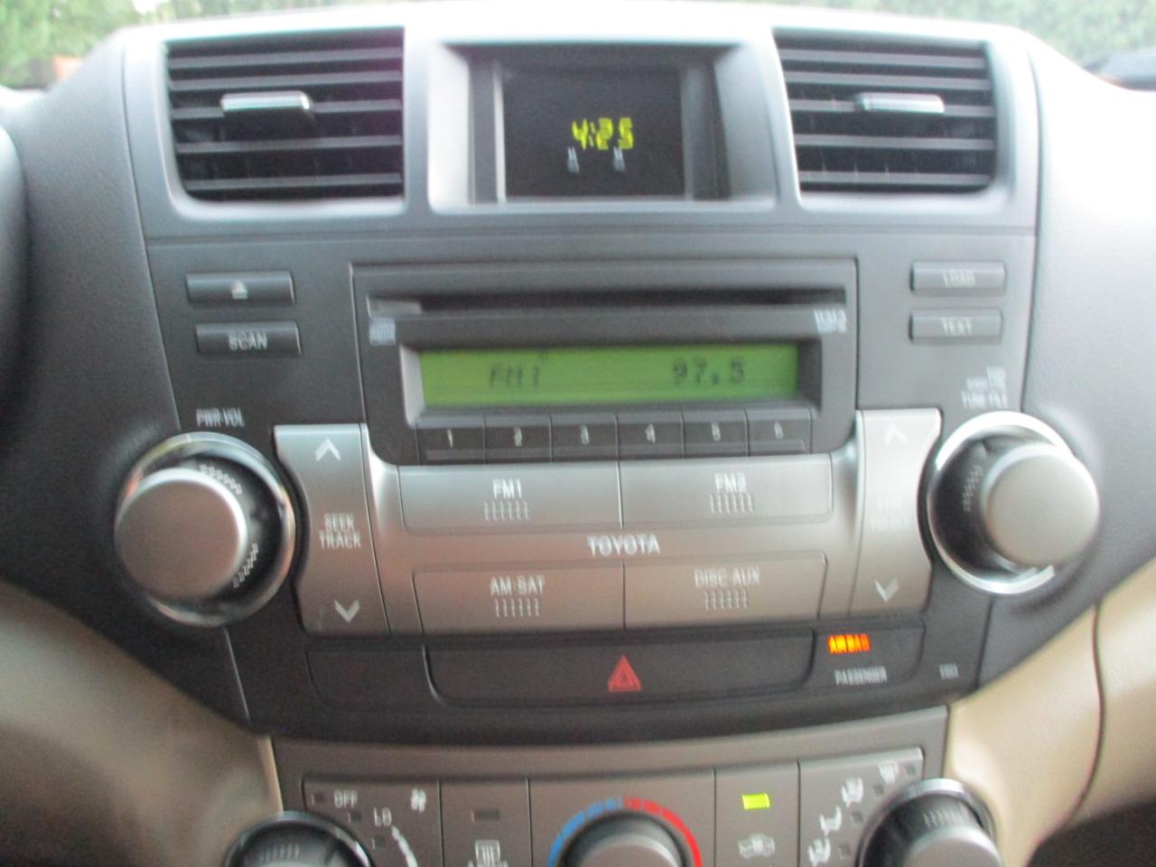 Toyota Highlander Base 4WD 2008