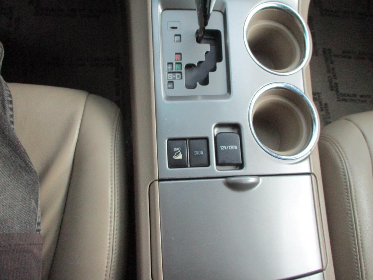 Toyota Highlander Base 4WD 2008