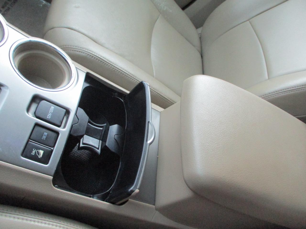 Toyota Highlander Base 4WD 2008