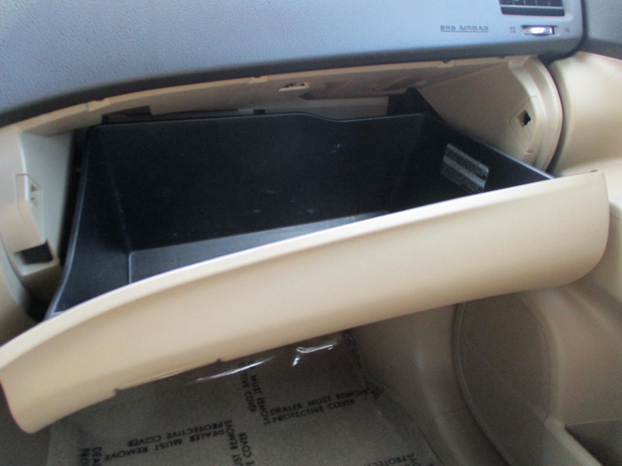 Toyota Highlander Base 4WD 2008