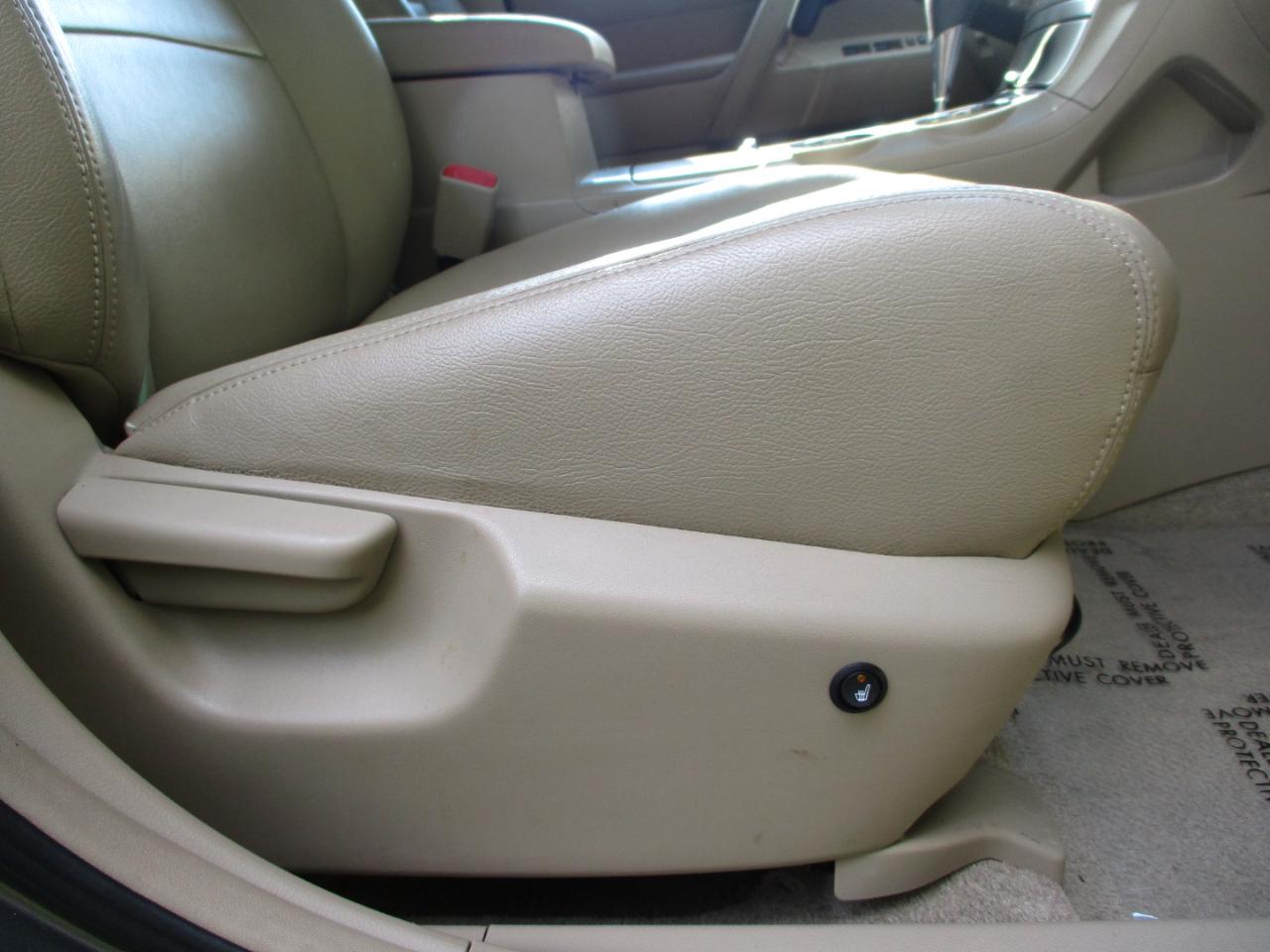 Toyota Highlander Base 4WD 2008