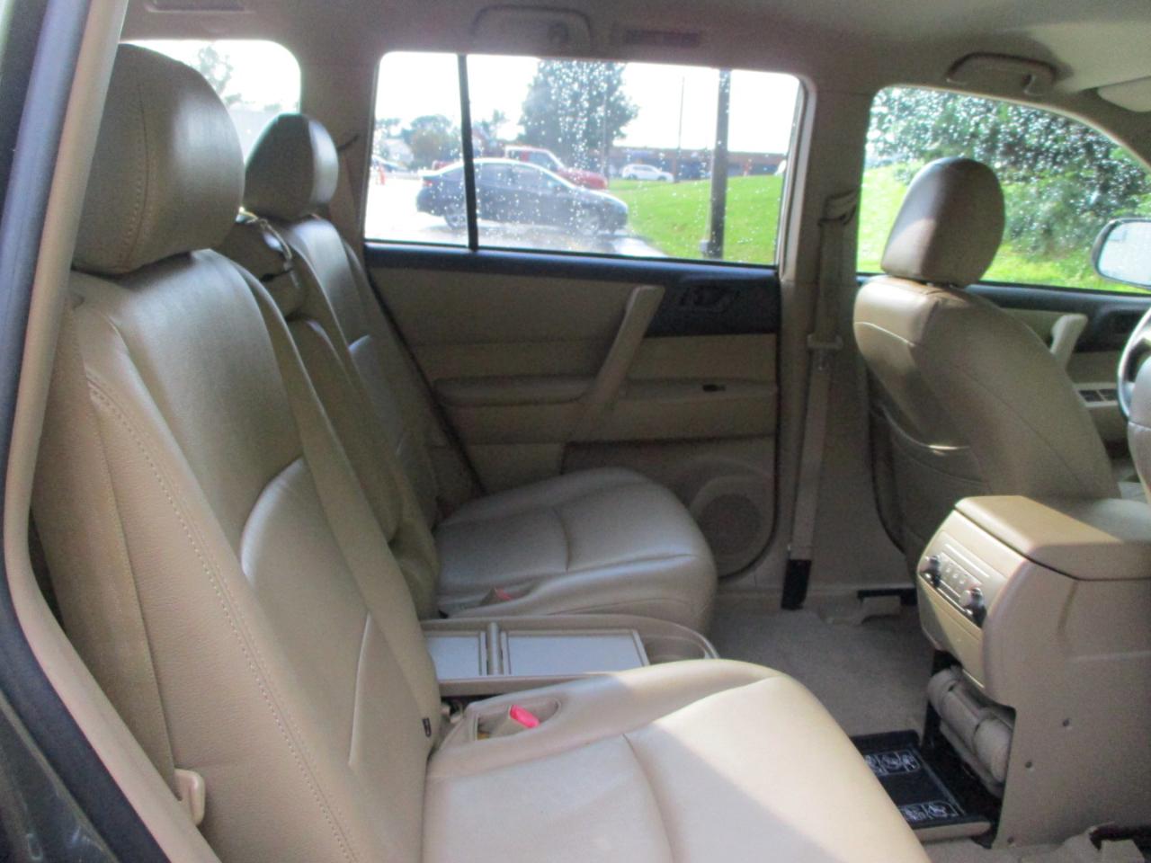 Toyota Highlander Base 4WD 2008
