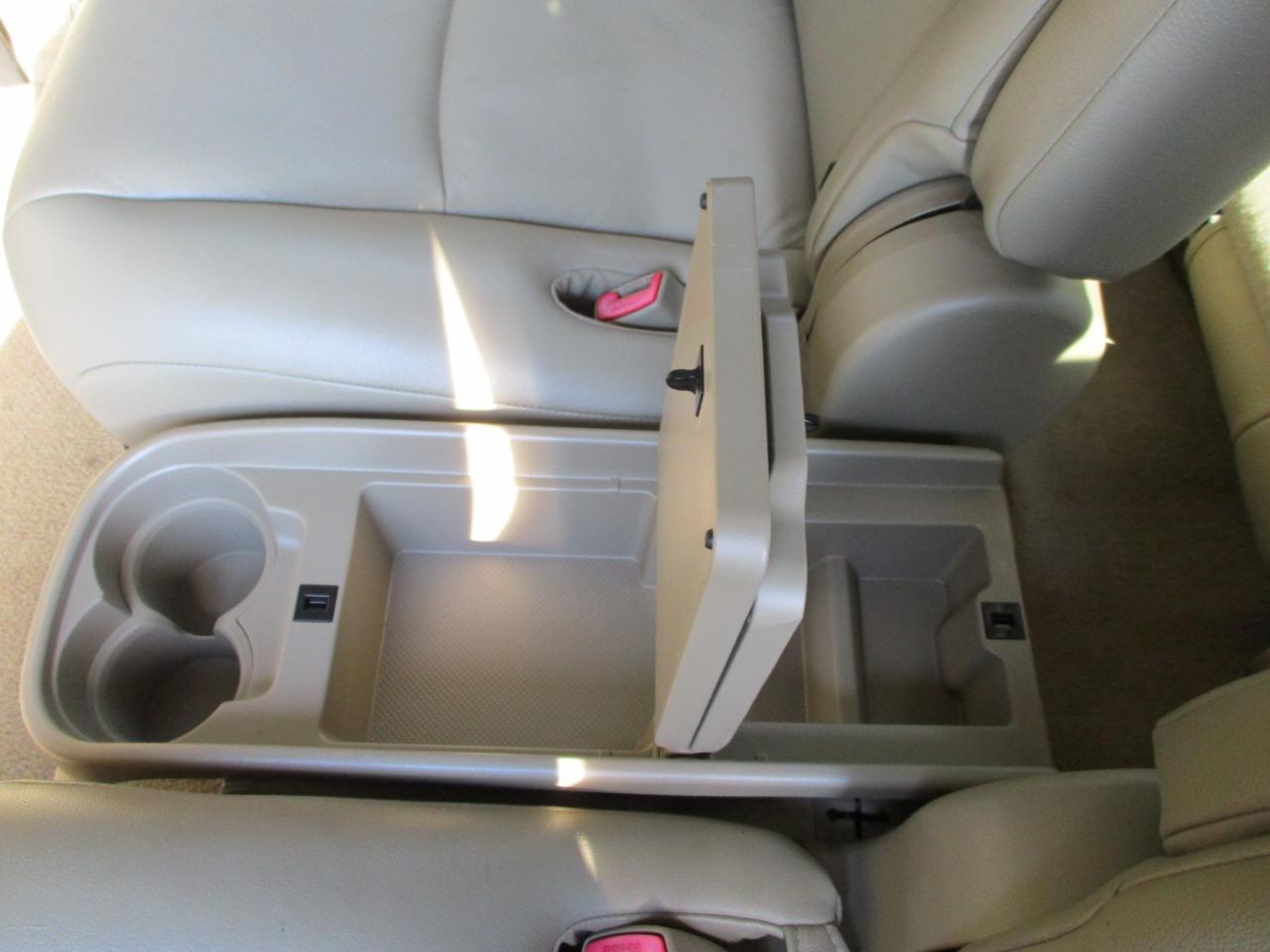 Toyota Highlander Base 4WD 2008