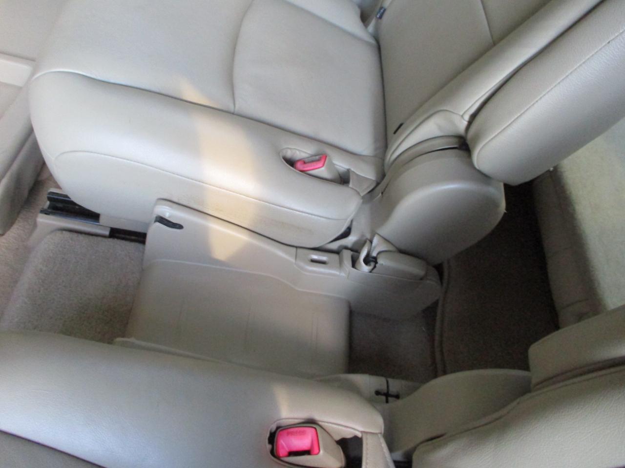 Toyota Highlander Base 4WD 2008