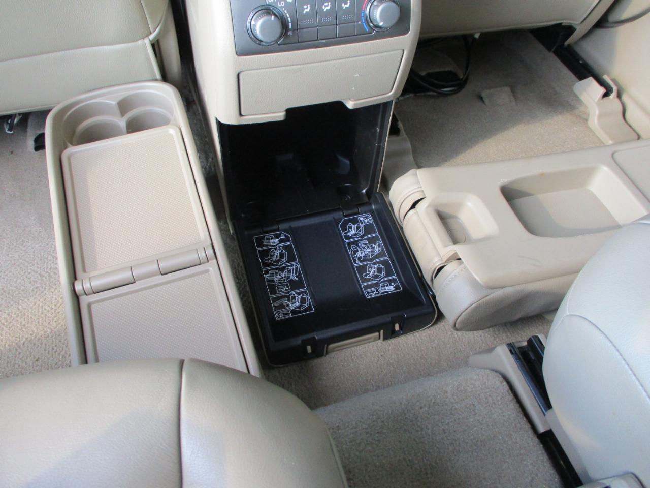 Toyota Highlander Base 4WD 2008