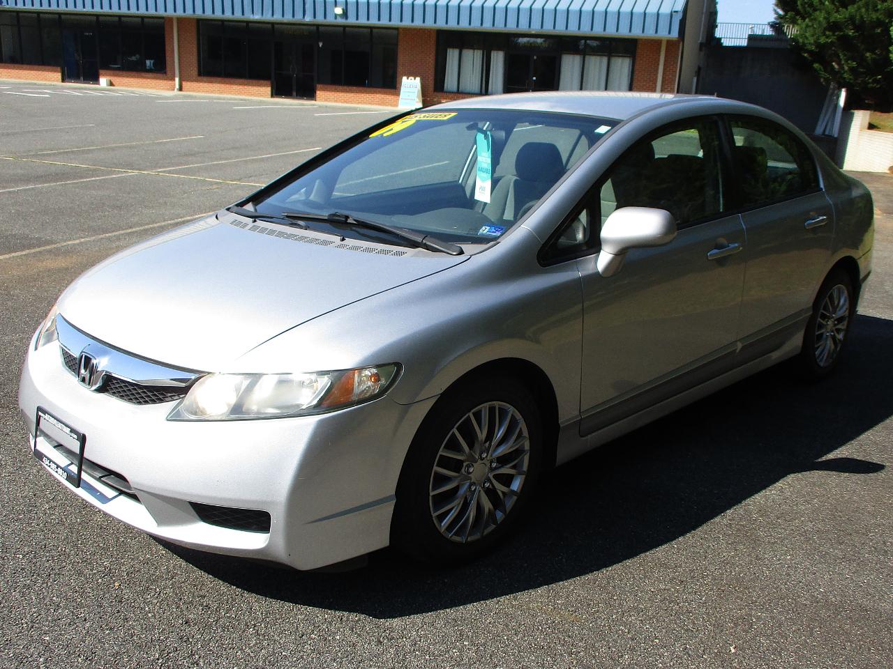 Honda Civic LX Sedan 5-Speed AT 2009