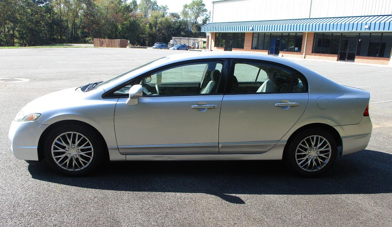 Honda Civic LX Sedan 5-Speed AT 2009
