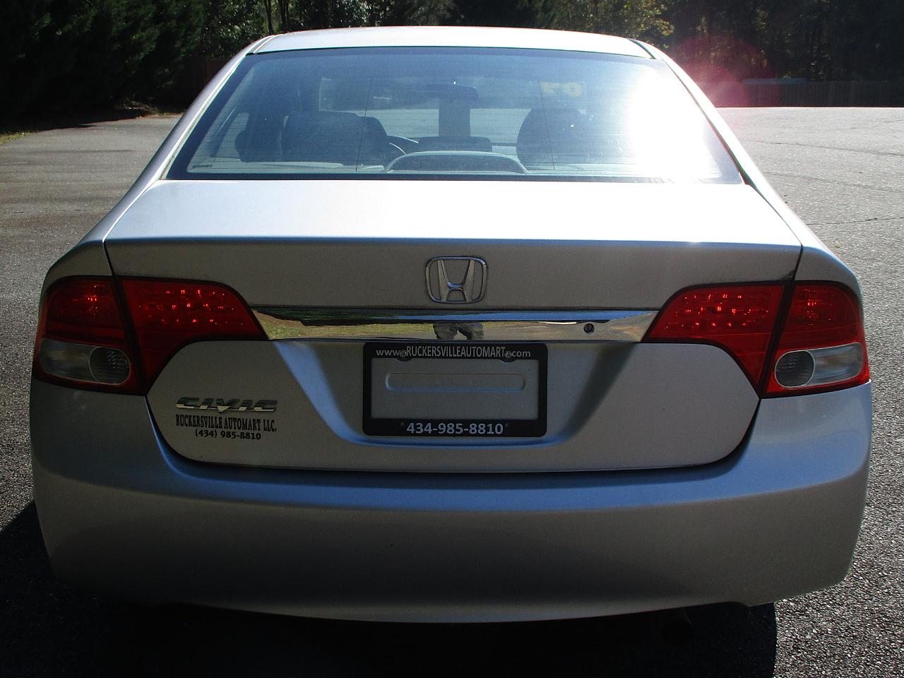 Honda Civic LX Sedan 5-Speed AT 2009
