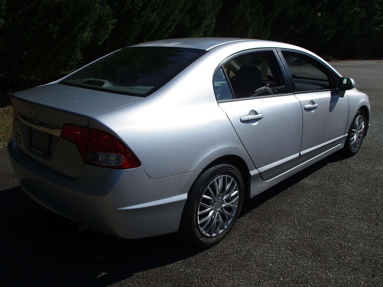 Honda Civic LX Sedan 5-Speed AT 2009