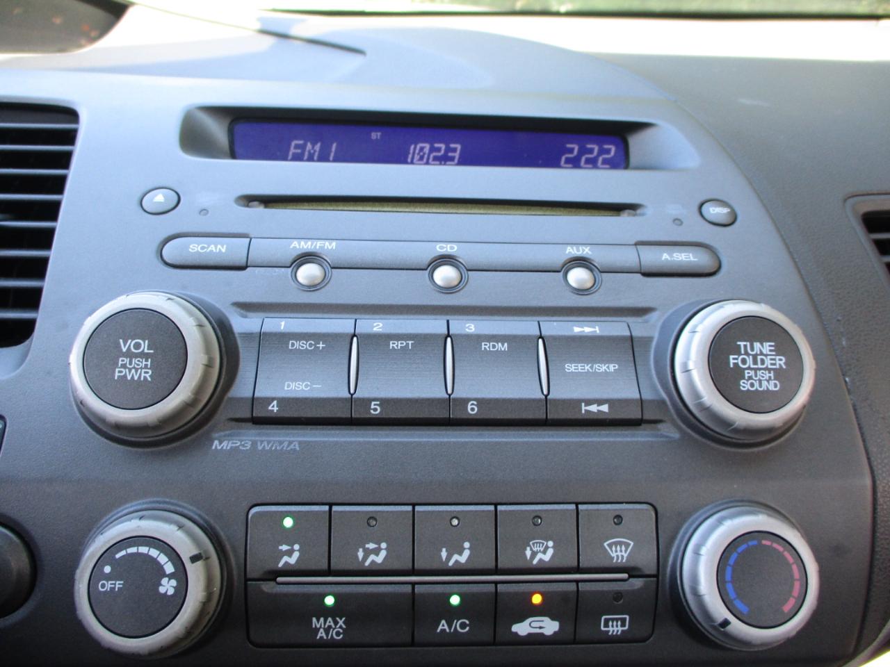 Honda Civic LX Sedan 5-Speed AT 2009