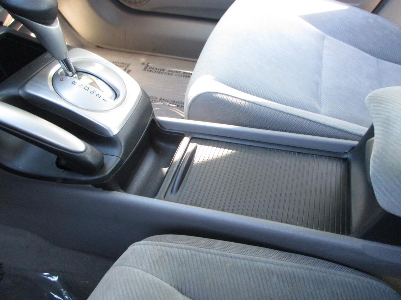 Honda Civic LX Sedan 5-Speed AT 2009