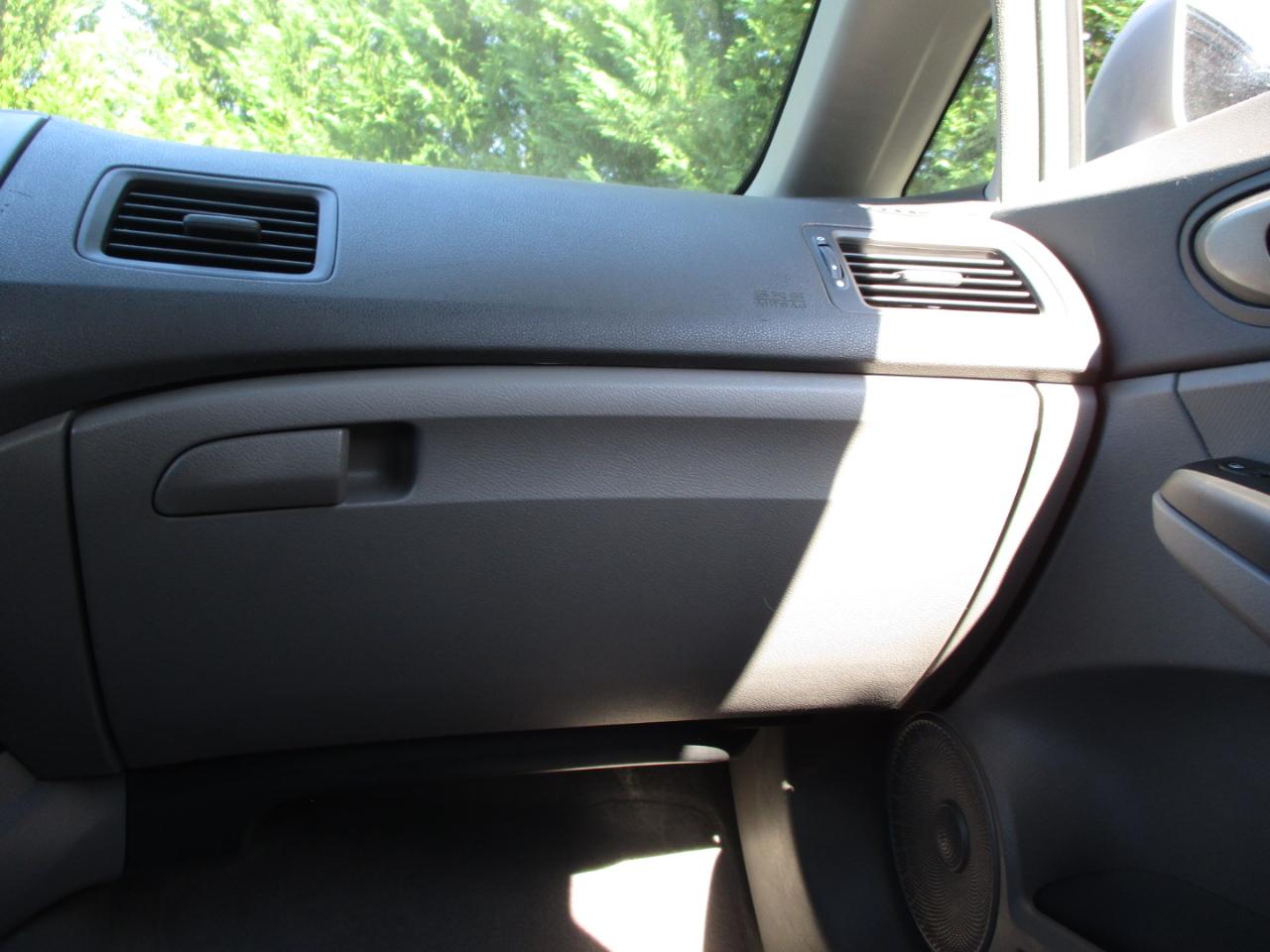 Honda Civic LX Sedan 5-Speed AT 2009