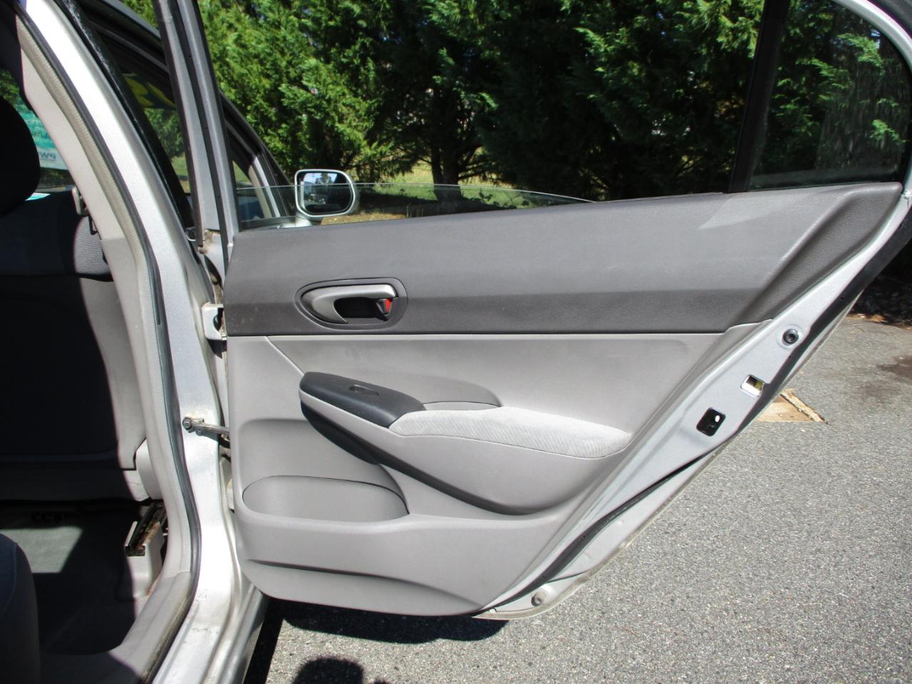 Honda Civic LX Sedan 5-Speed AT 2009