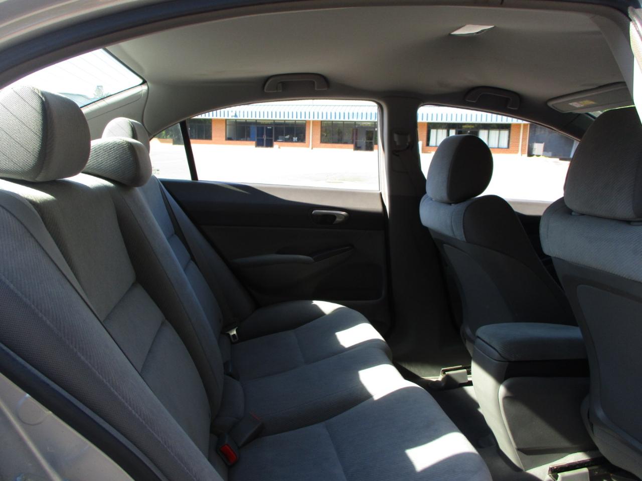 Honda Civic LX Sedan 5-Speed AT 2009