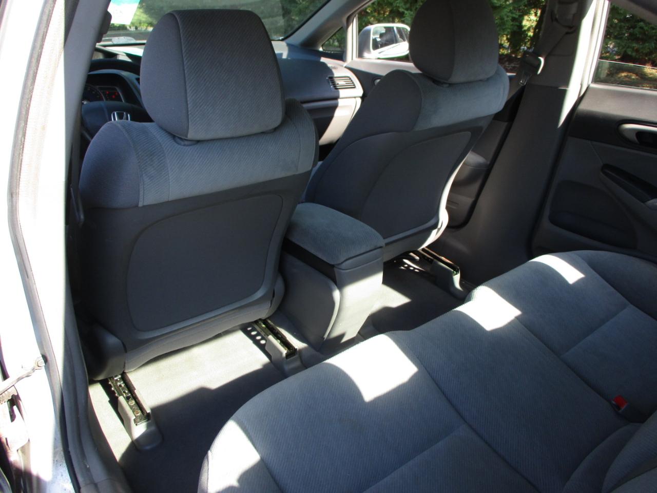 Honda Civic LX Sedan 5-Speed AT 2009