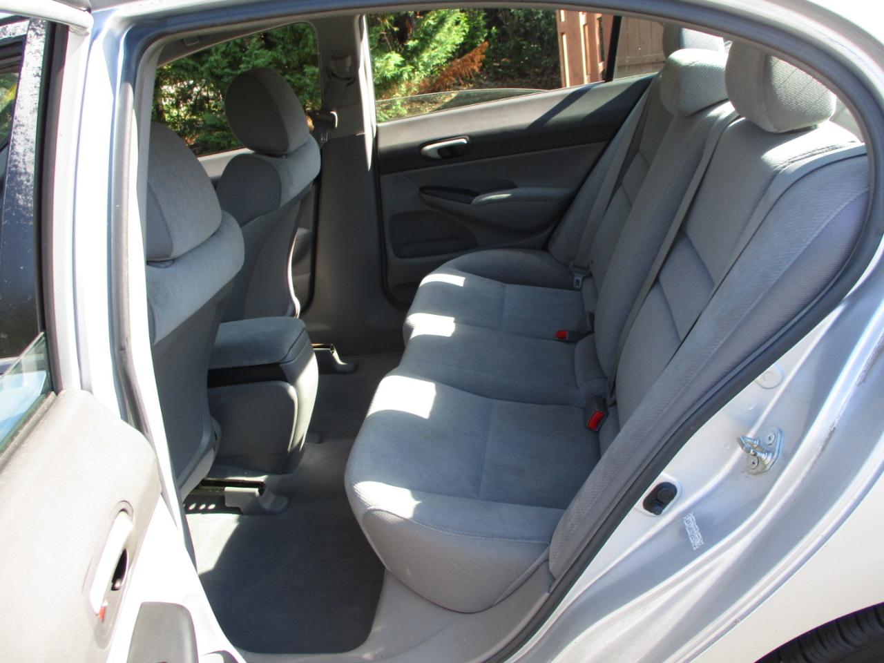 Honda Civic LX Sedan 5-Speed AT 2009