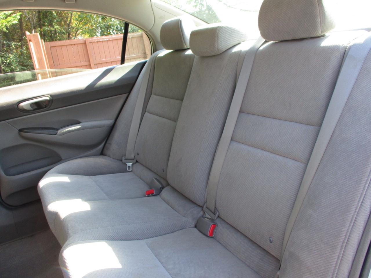 Honda Civic LX Sedan 5-Speed AT 2009